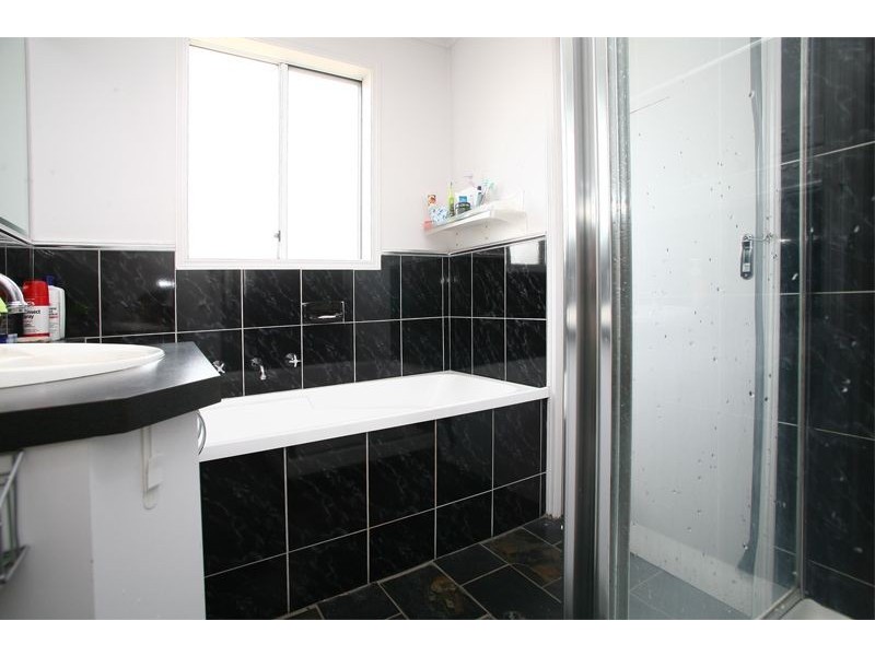 2 The Glade, Hampton Park VIC 3976