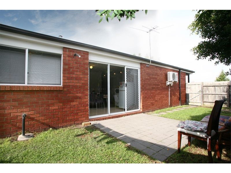 2 The Glade, Hampton Park VIC 3976