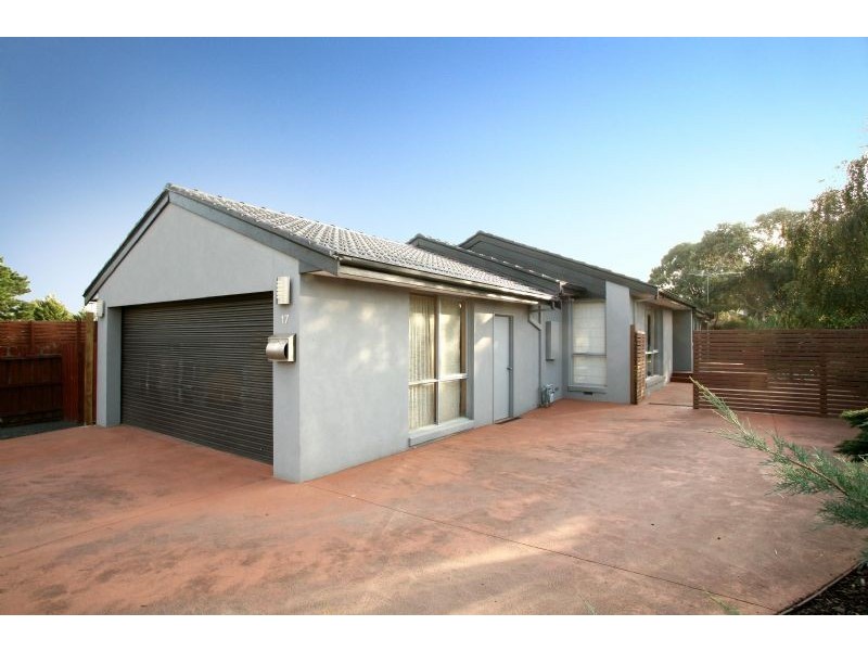17 Dewpoint Crescent, Hampton Park VIC 3976