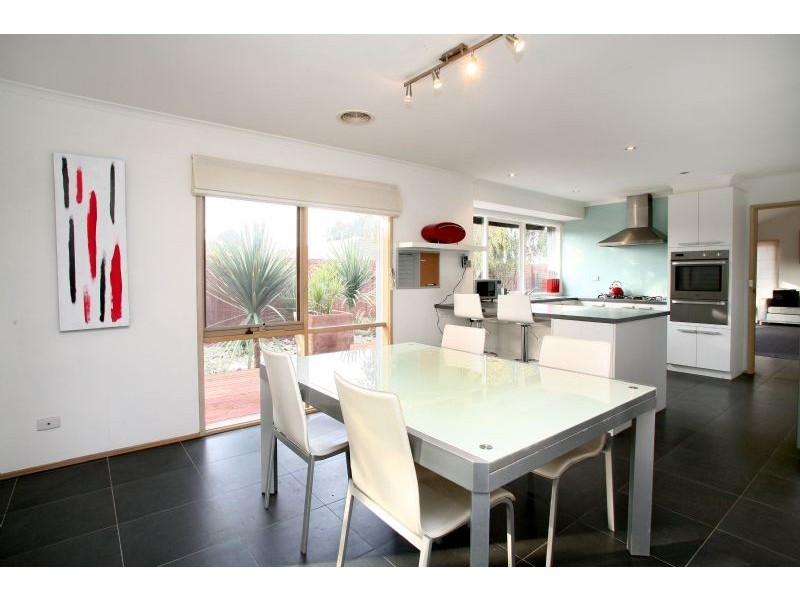 17 Dewpoint Crescent, Hampton Park VIC 3976