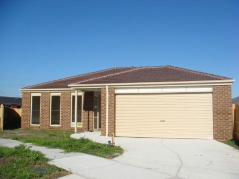 8 Tarragon Court, Lynbrook VIC 3975