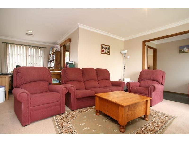 4 Hedley Place, Hampton Park VIC 3976