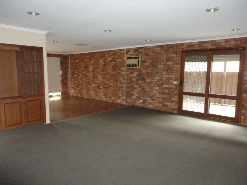 4 Valerie Court, Hampton Park VIC 3976