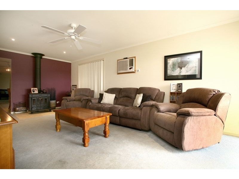 4 Beech Place, Hallam VIC 3803