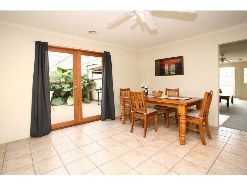 4 Beech Place, Hallam VIC 3803