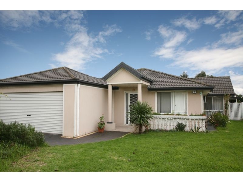38 Branton Drive, Hampton Park VIC 3976