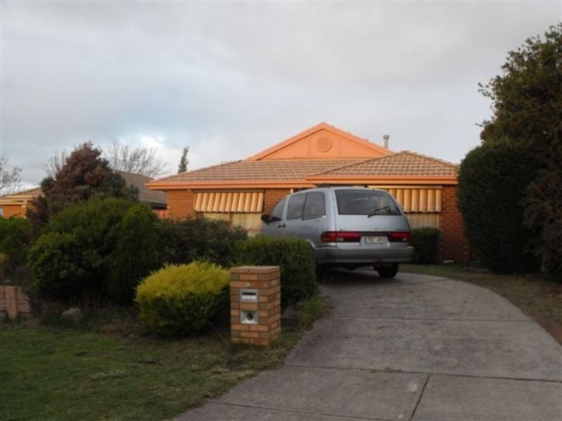 4 Westminister Court, Hampton Park VIC 3976