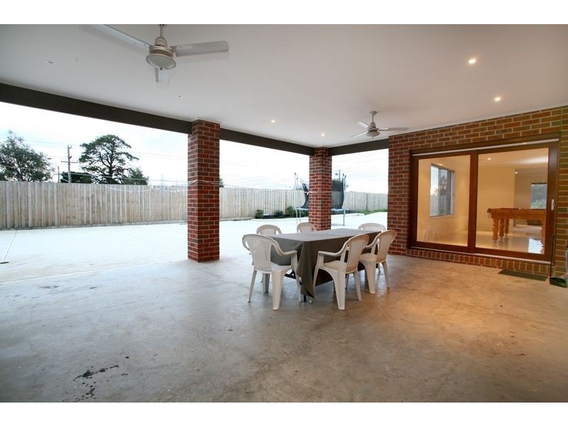 4 The Grove, Hampton Park VIC 3976