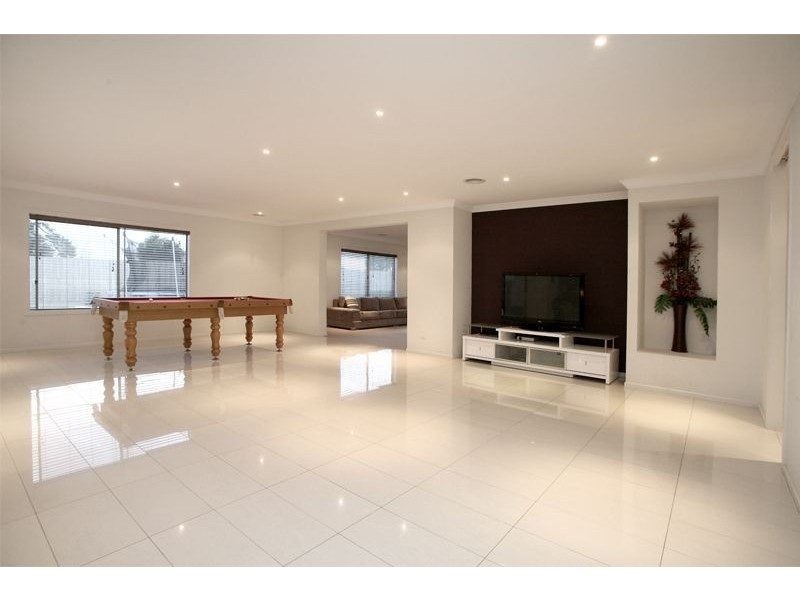 4 The Grove, Hampton Park VIC 3976
