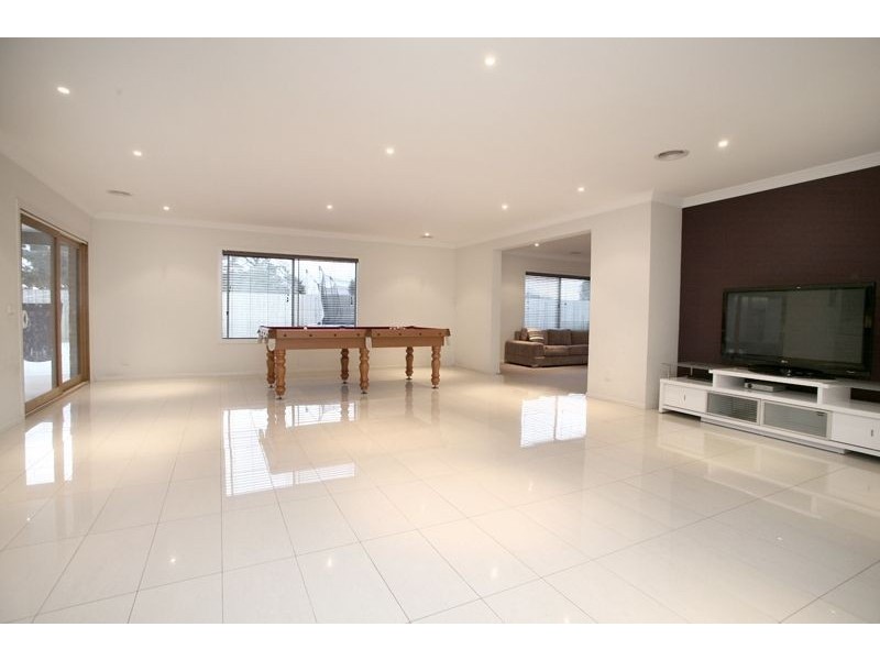 4 The Grove, Hampton Park VIC 3976
