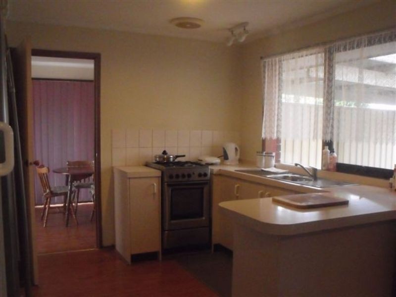 2 Katherine Court, Hampton Park VIC 3976