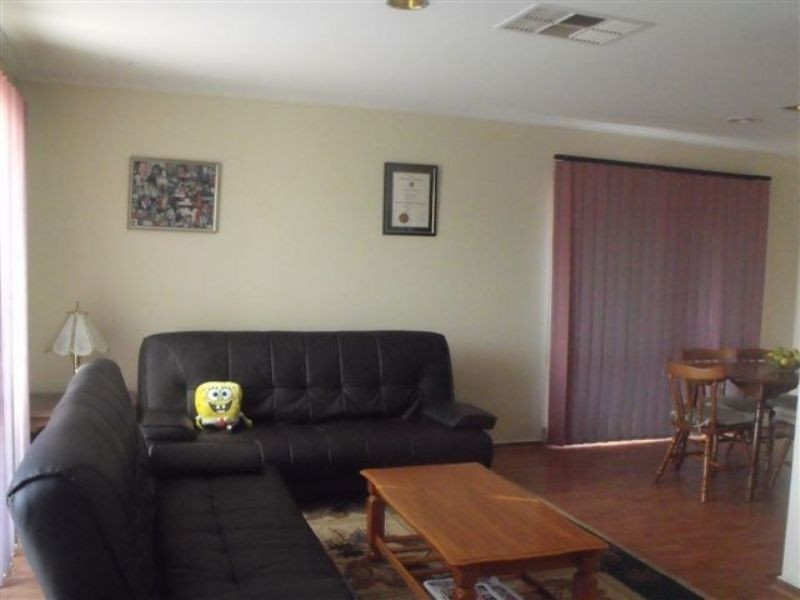 2 Katherine Court, Hampton Park VIC 3976