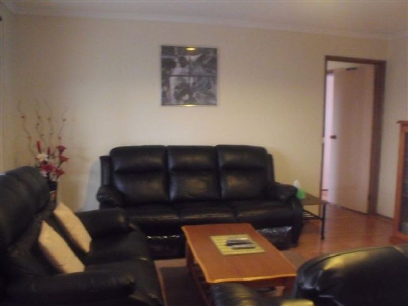 2 Katherine Court, Hampton Park VIC 3976