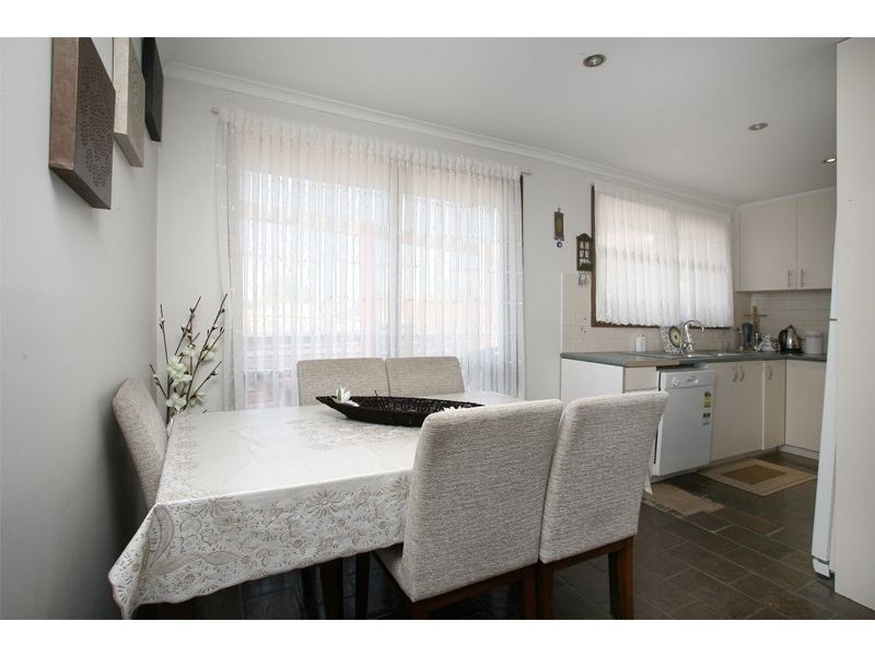 28 Warana Drive, Hampton Park VIC 3976