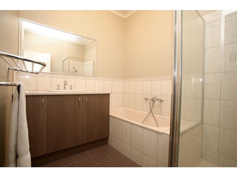 35 Baynton Crescent, Lynbrook VIC 3975