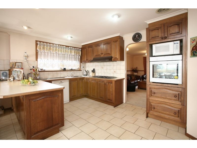 48 Justin Circuit, Hampton Park VIC 3976