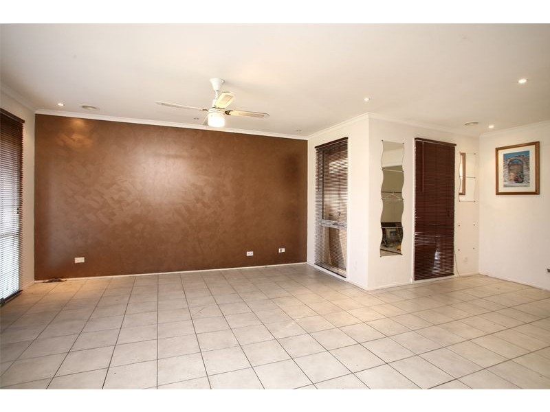 4 Adley Place, Hampton Park VIC 3976