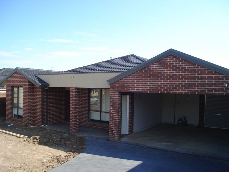 3 Elphin Close, Lynbrook VIC 3975