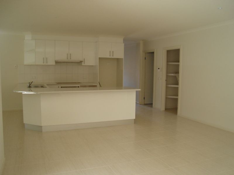 3 Elphin Close, Lynbrook VIC 3975