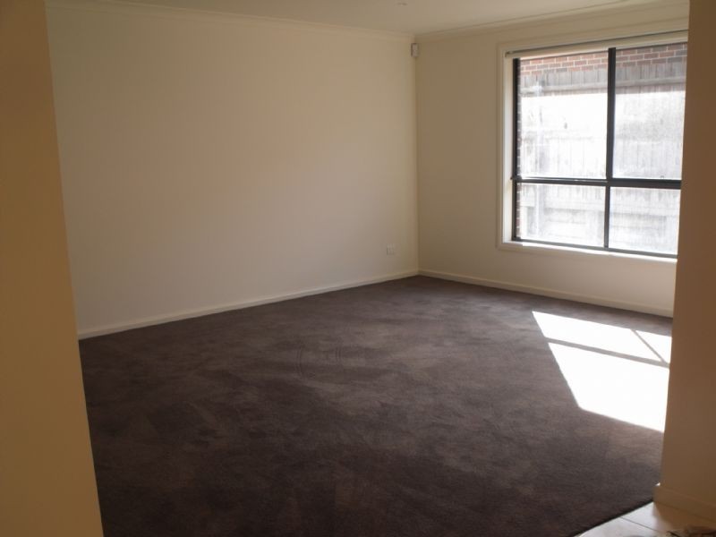 3 Elphin Close, Lynbrook VIC 3975