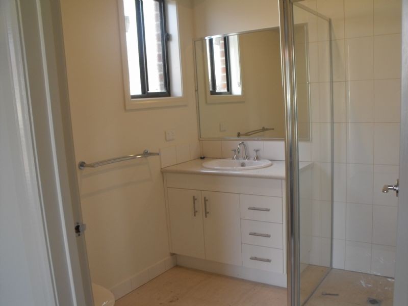 3 Elphin Close, Lynbrook VIC 3975