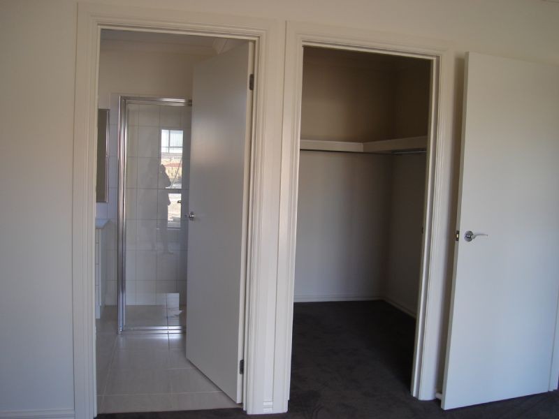 3 Elphin Close, Lynbrook VIC 3975