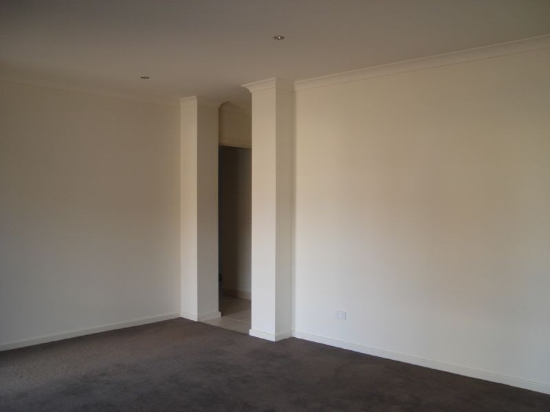 3 Elphin Close, Lynbrook VIC 3975