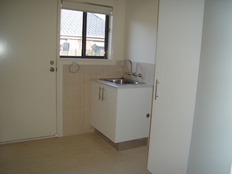 3 Elphin Close, Lynbrook VIC 3975