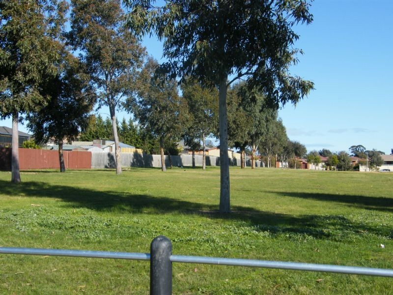 4 Redwood Avenue, Hampton Park VIC 3976