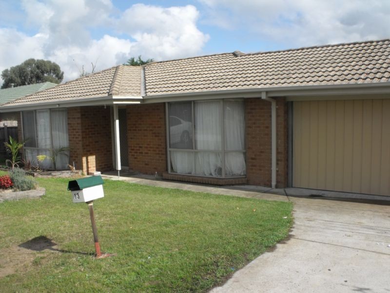13 Belvedere Court, Hampton Park VIC 3976