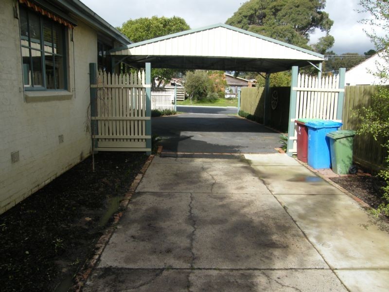 17 Fountain Drive, Narre Warren VIC 3805