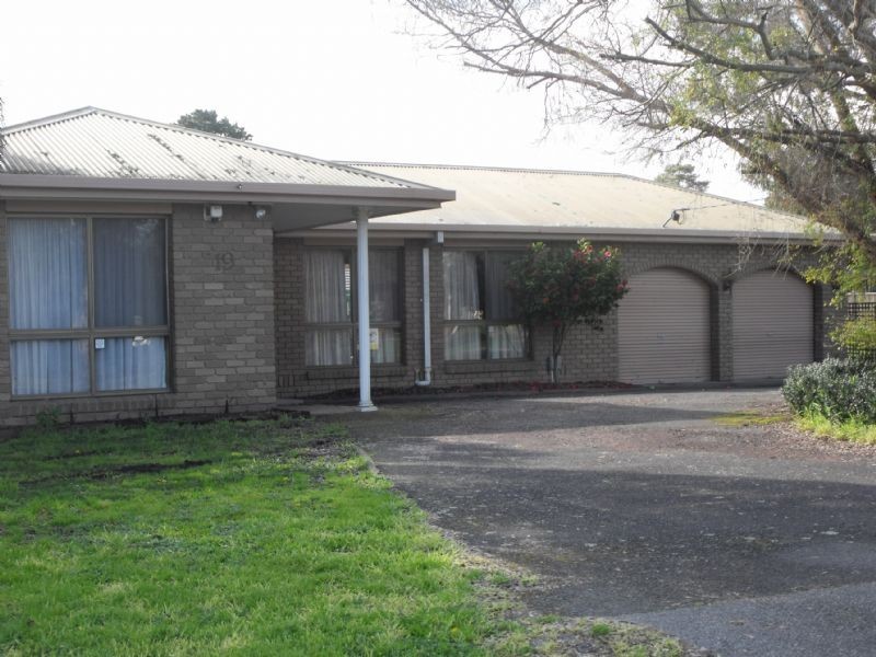 19 Elizabeth Street, Cranbourne VIC 3977