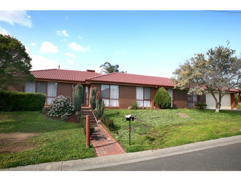 2 Katherine Court, Hampton Park VIC 3976