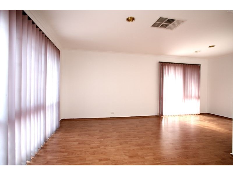 2 Katherine Court, Hampton Park VIC 3976