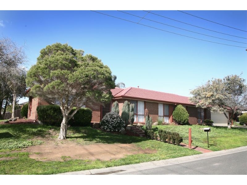 2 Katherine Court, Hampton Park VIC 3976