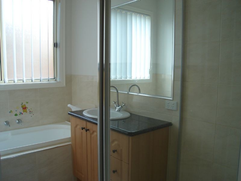 23 Baynton Cres, Lynbrook VIC 3975