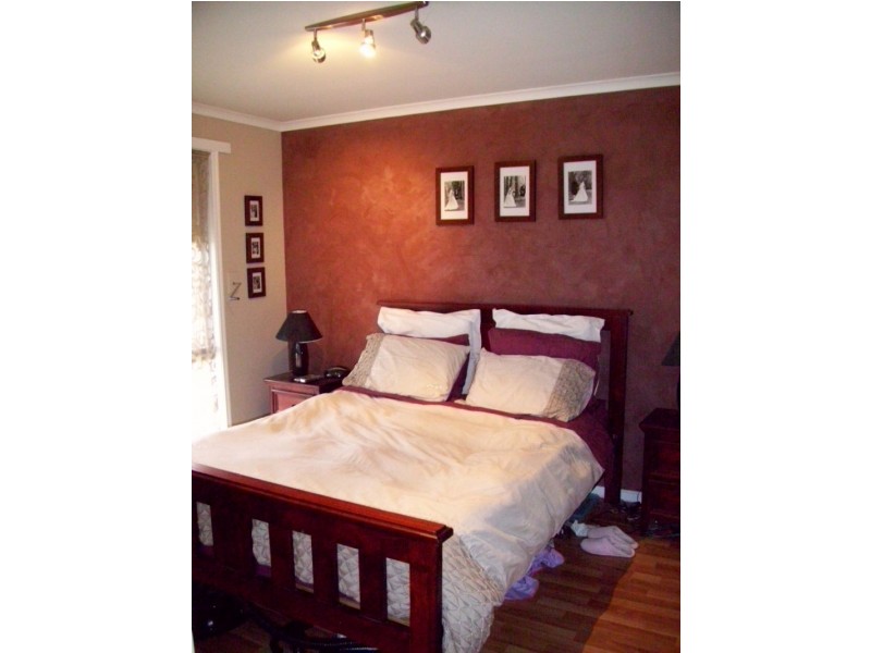 43 Amber Drive, Hampton Park VIC 3976