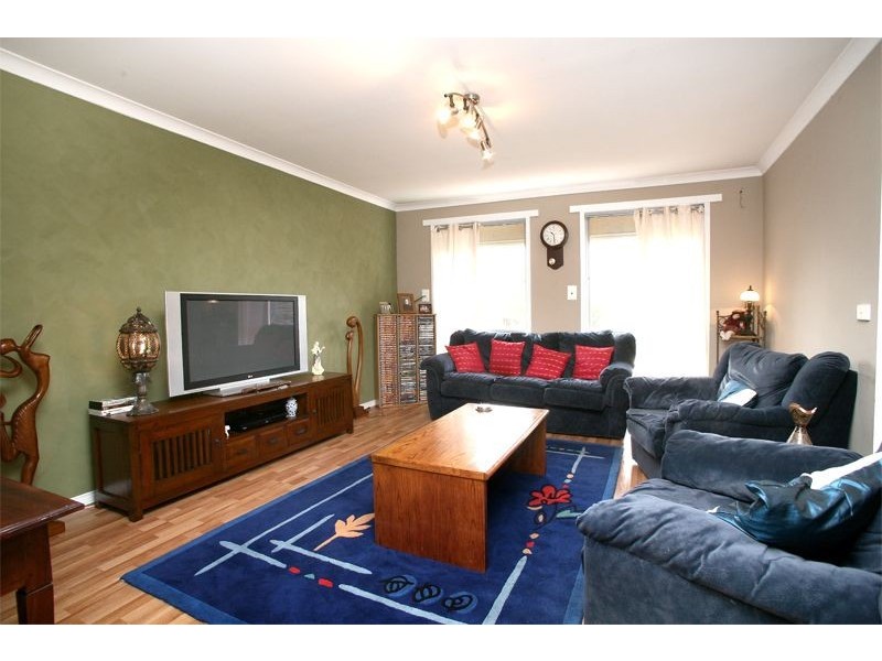 43 Amber Drive, Hampton Park VIC 3976