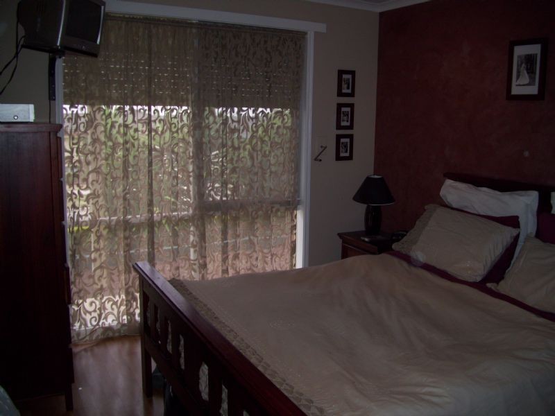 43 Amber Drive, Hampton Park VIC 3976