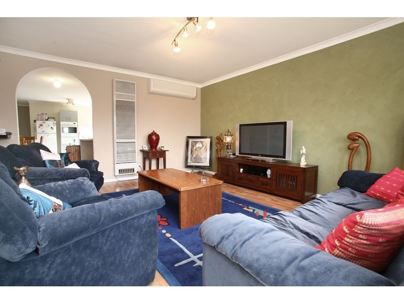 43 Amber Drive, Hampton Park VIC 3976