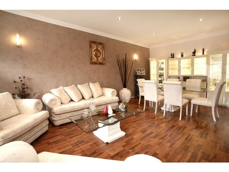 16 Charlwood Close, Lynbrook VIC 3975