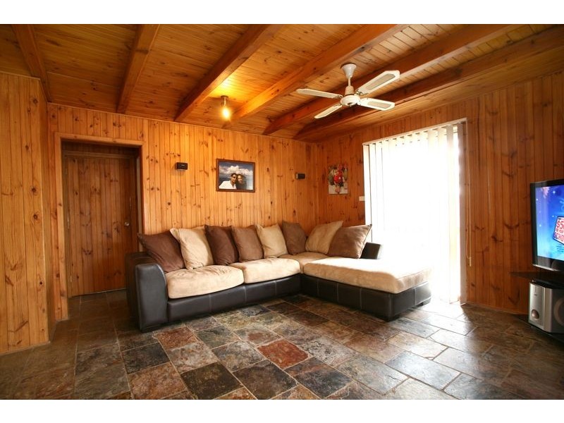 10 Delacombe Drive, Hampton Park VIC 3976