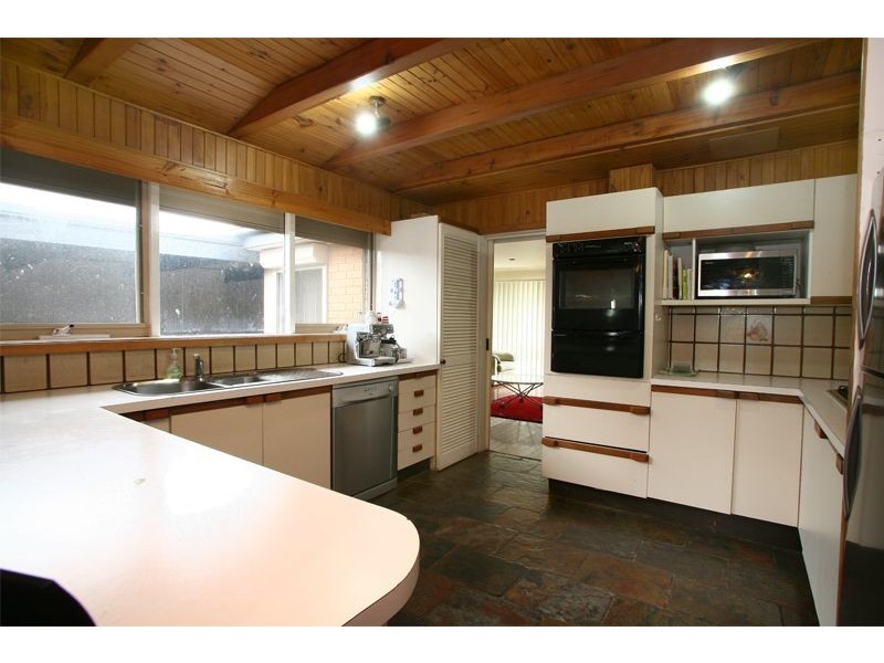 10 Delacombe Drive, Hampton Park VIC 3976