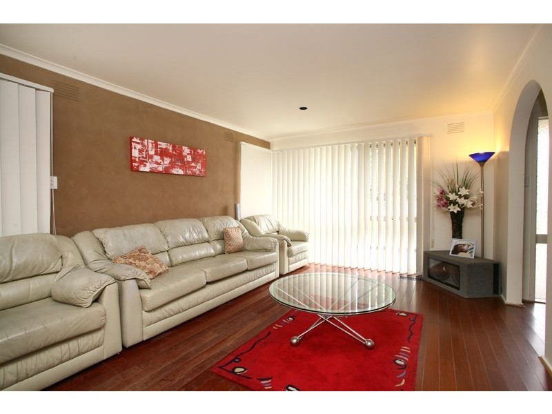 10 Delacombe Drive, Hampton Park VIC 3976