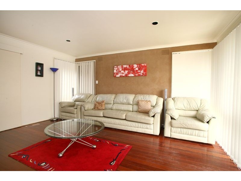 10 Delacombe Drive, Hampton Park VIC 3976