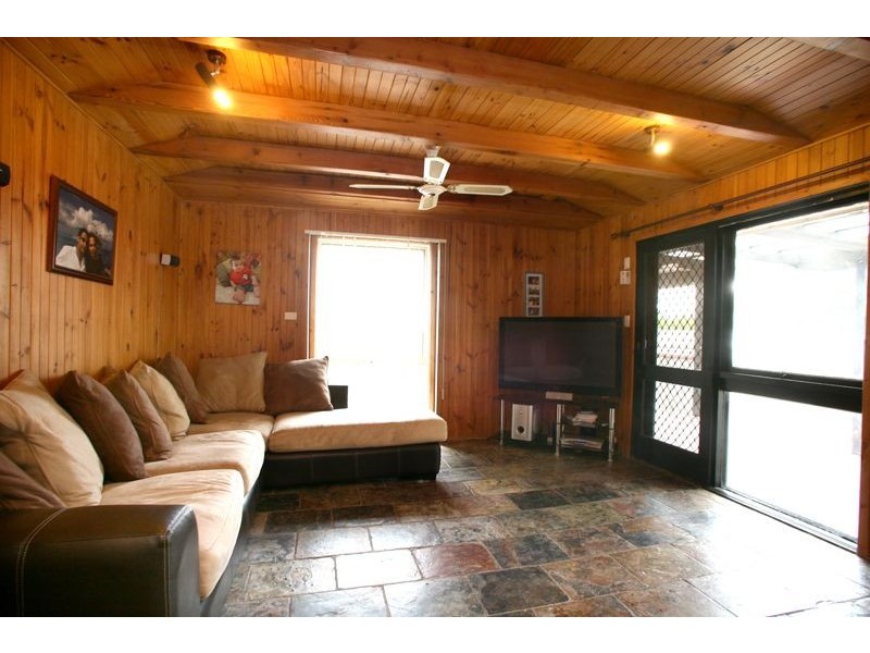 10 Delacombe Drive, Hampton Park VIC 3976