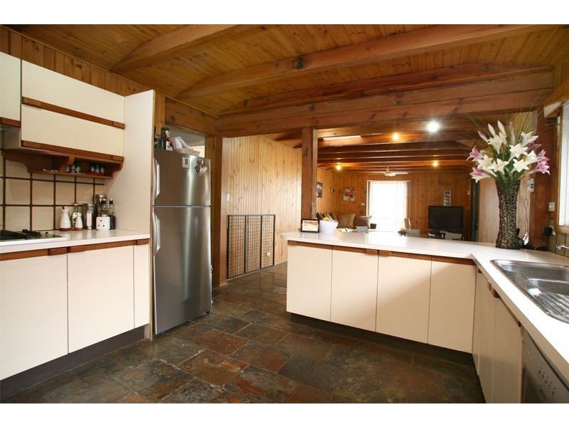 10 Delacombe Drive, Hampton Park VIC 3976