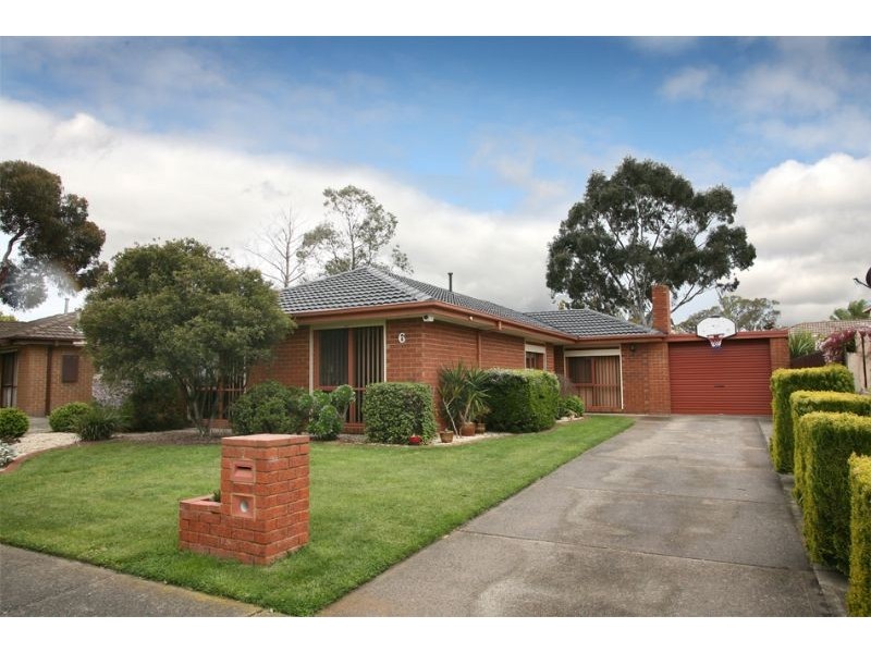 6 Branton Drive, Hampton Park VIC 3976