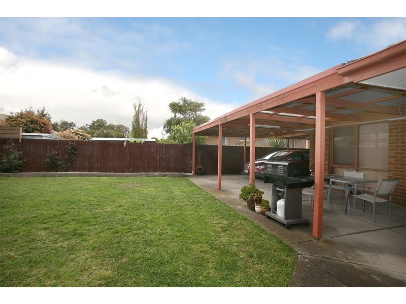 6 Branton Drive, Hampton Park VIC 3976