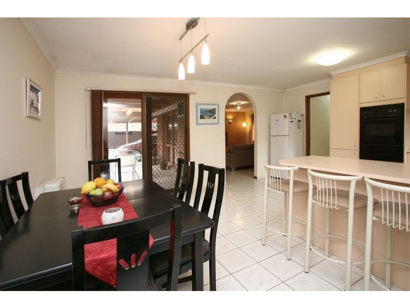 6 Branton Drive, Hampton Park VIC 3976